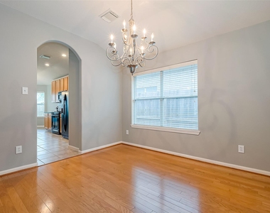 1007 Casting Springs Way - Photo Thumbnail 15