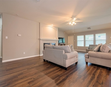 1007 Casting Springs Way - Photo Thumbnail 12