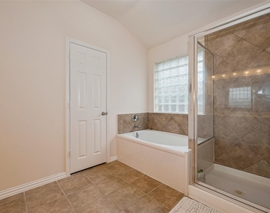 1007 Casting Springs Way - Photo Thumbnail 33