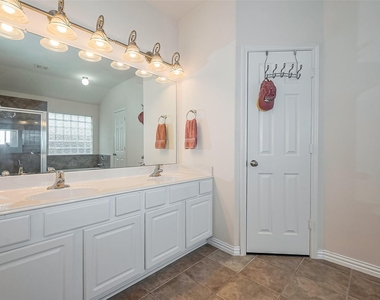 1007 Casting Springs Way - Photo Thumbnail 32