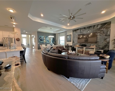 13533 Blue Bay Circle - Photo Thumbnail 4