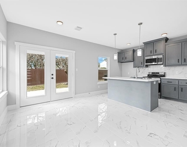 7517 Hezekiah Lane - Photo Thumbnail 5
