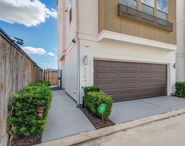 3104 Mitchell Landing Court - Photo Thumbnail 4