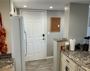 2885 Palm Beach Boulevard - Photo Thumbnail 9