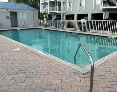 2885 Palm Beach Boulevard - Photo Thumbnail 5