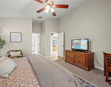 1831 Se Van Loon Terrace - Photo Thumbnail 14