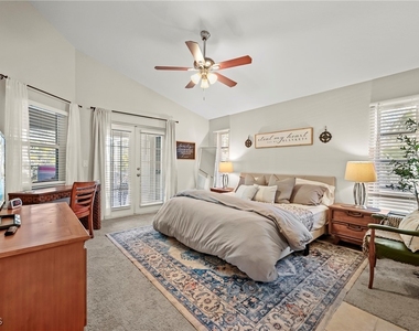 1831 Se Van Loon Terrace - Photo Thumbnail 13