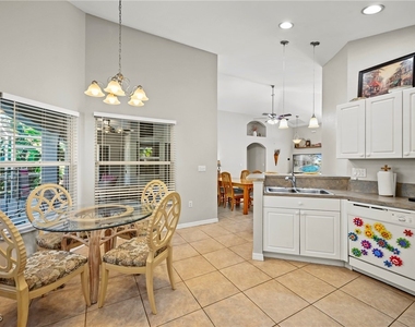 1831 Se Van Loon Terrace - Photo Thumbnail 11
