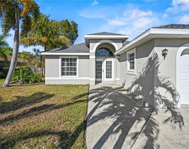 1831 Se Van Loon Terrace - Photo Thumbnail 2