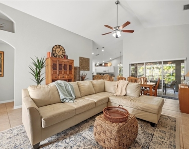 1831 Se Van Loon Terrace - Photo Thumbnail 5