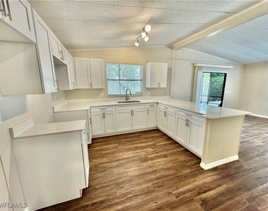 1252 Henderson Creek Drive - Photo Thumbnail 8