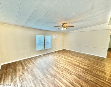 1252 Henderson Creek Drive - Photo Thumbnail 5