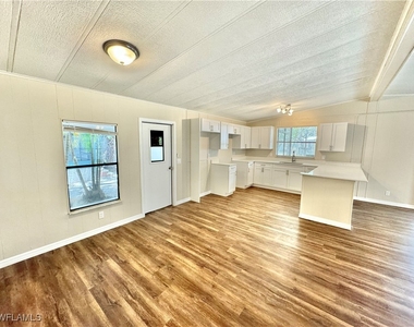 1252 Henderson Creek Drive - Photo Thumbnail 17