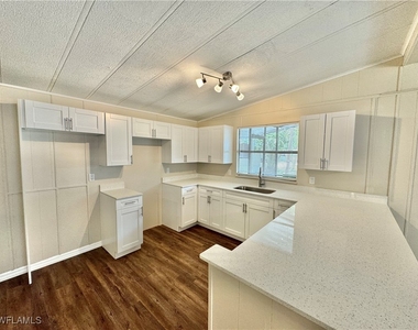 1252 Henderson Creek Drive - Photo Thumbnail 7