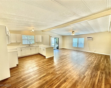 1252 Henderson Creek Drive - Photo Thumbnail 3