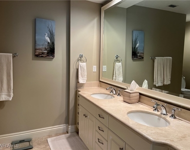 5068 Annunciation Circle - Photo Thumbnail 9
