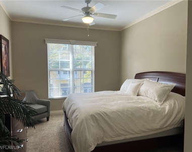 5068 Annunciation Circle - Photo Thumbnail 8