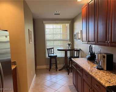5068 Annunciation Circle - Photo Thumbnail 7