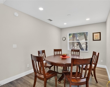 209 Robin Hood Circle - Photo Thumbnail 6