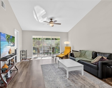 209 Robin Hood Circle - Photo Thumbnail 2