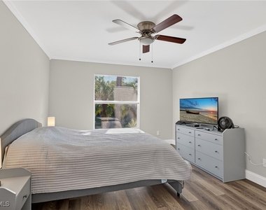 209 Robin Hood Circle - Photo Thumbnail 8