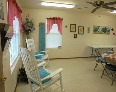 1000 League St - Photo Thumbnail 7