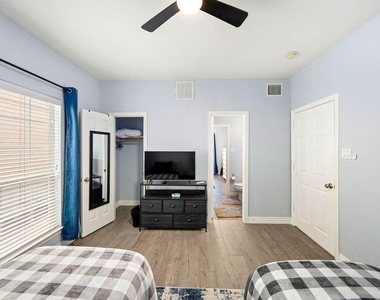 7143 Laguna Villas - Photo Thumbnail 5