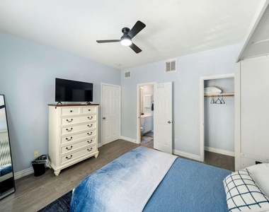 7143 Laguna Villas - Photo Thumbnail 9