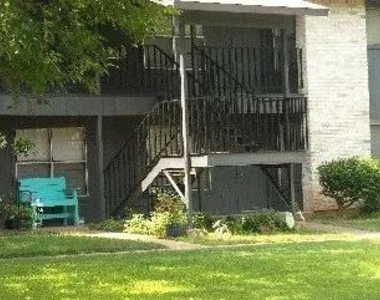 511 Merrill St - Photo Thumbnail 3