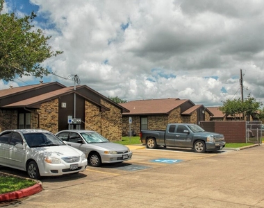 1749 E Henderson Rd - Photo Thumbnail 1