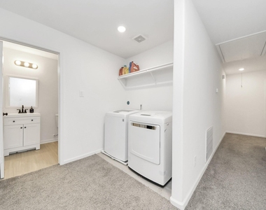 4613 Ireland Street - Photo Thumbnail 31