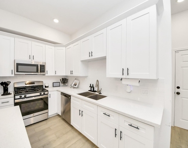 4613 Ireland Street - Photo Thumbnail 5