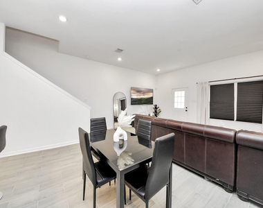 4613 Ireland Street - Photo Thumbnail 17