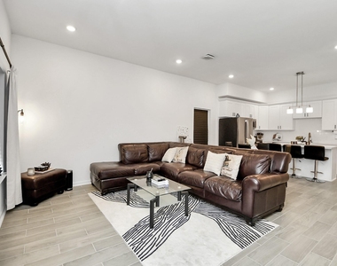 4613 Ireland Street - Photo Thumbnail 19