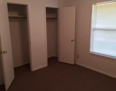 1100 N Crockett - Photo Thumbnail 1