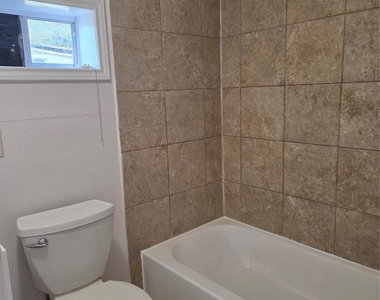 302 71 Street - Photo Thumbnail 4