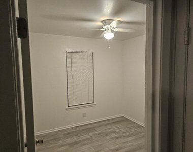 515 Margil Street - Photo Thumbnail 2