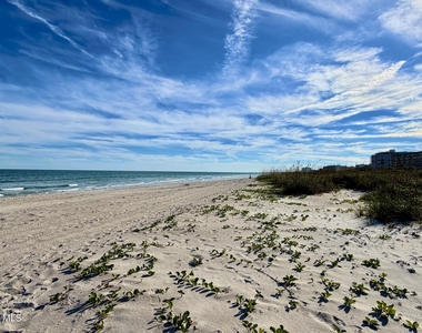 3190 N Atlantic Avenue - Photo Thumbnail 4