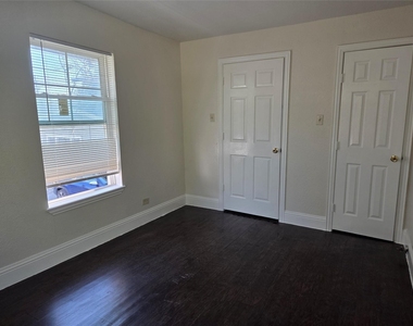 302 71st Street - Photo Thumbnail 4