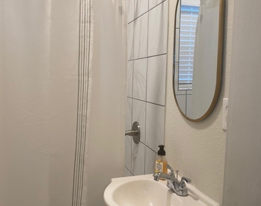 2708 Winbern Street - Photo Thumbnail 12