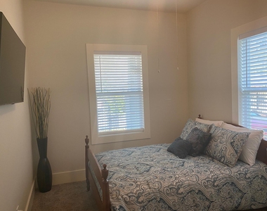 2708 Winbern Street - Photo Thumbnail 6