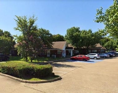2701 Stanberry Drive - Photo Thumbnail 2