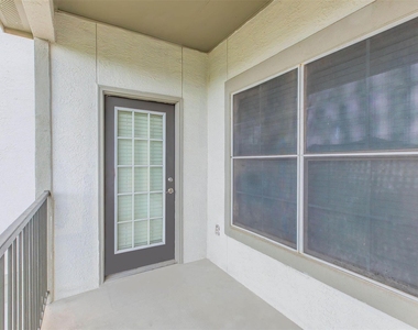 400 E Cypress Creek Rd - Photo Thumbnail 8