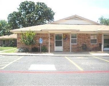 213 Val Verde - Photo Thumbnail 1