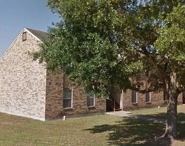 2200 N Adams Street - Photo Thumbnail 2