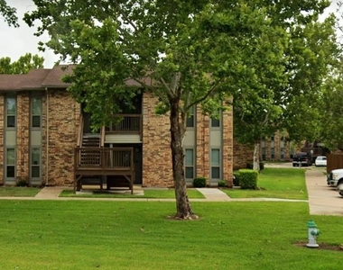 1741 E Henderson - Photo Thumbnail 3