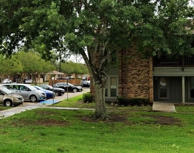1741 E Henderson - Photo Thumbnail 5