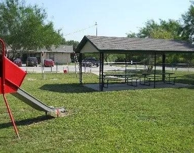 1015 Eli Garza St - Photo Thumbnail 2