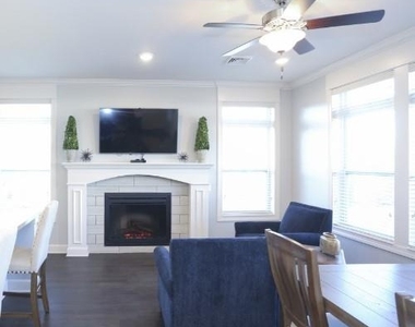 620 S Oakland Ave - Photo Thumbnail 8