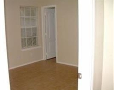300 E 3rd Street - Photo Thumbnail 4
